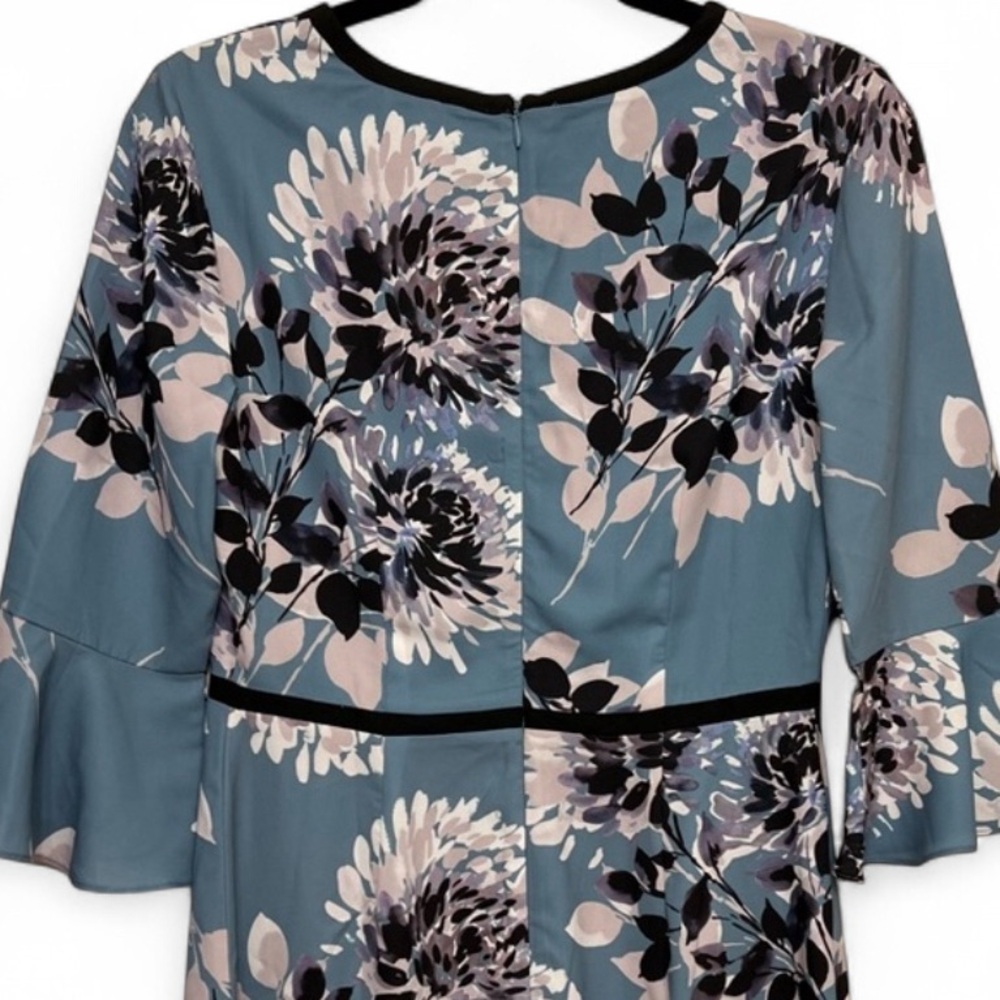 Lark & Ro Floral Bell-Sleeve Sheath Dress - Size S - Picture 10 of 10